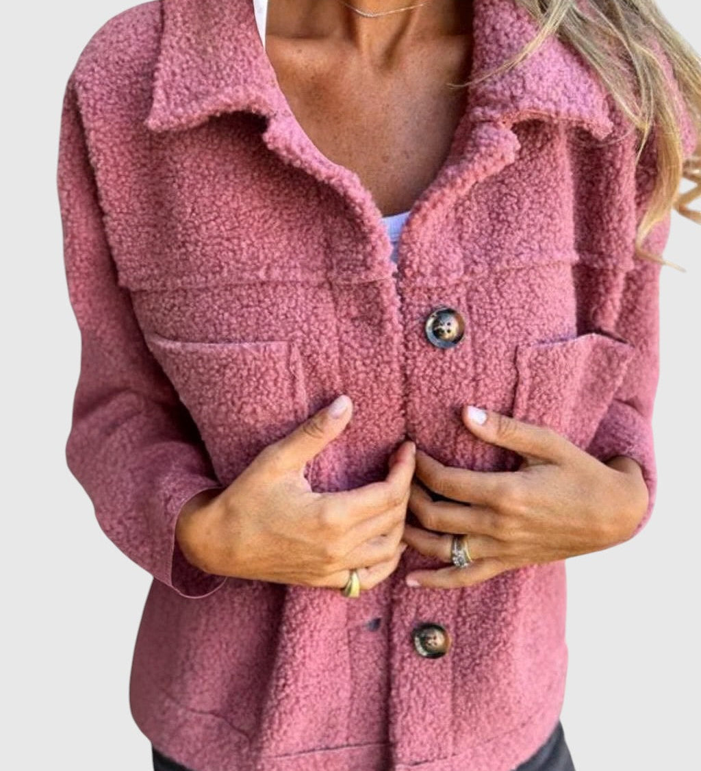 Nóra – Teddy kabát gombokkal